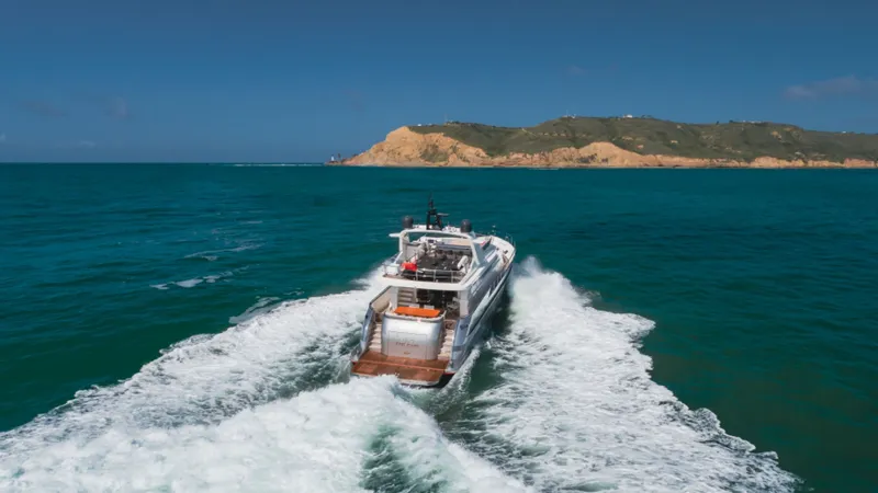 Gyrfalcon Yacht Photos Pics 2016 Van Der Valk Continental - Image 4