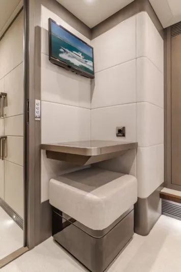 Gyrfalcon Yacht Photos Pics 2016 Van Der Valk Continental - Image 64