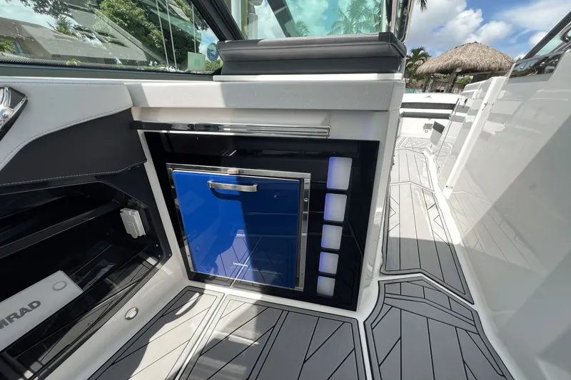 Crypto Current-sea Yacht Photos Pics 