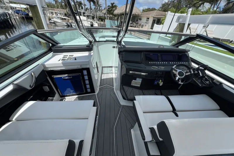 Crypto Current-sea Yacht Photos Pics 
