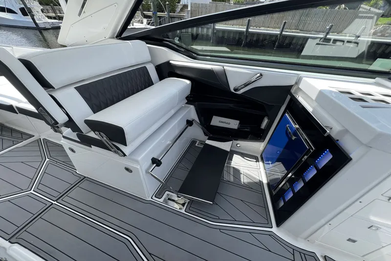 Crypto Current-sea Yacht Photos Pics 