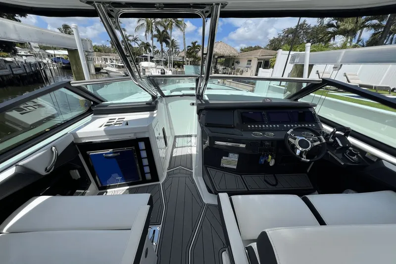 Crypto Current-sea Yacht Photos Pics 