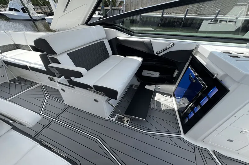 Crypto Current-sea Yacht Photos Pics 