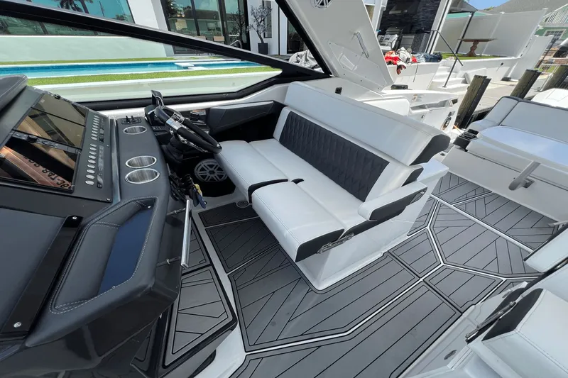 Crypto Current-sea Yacht Photos Pics 