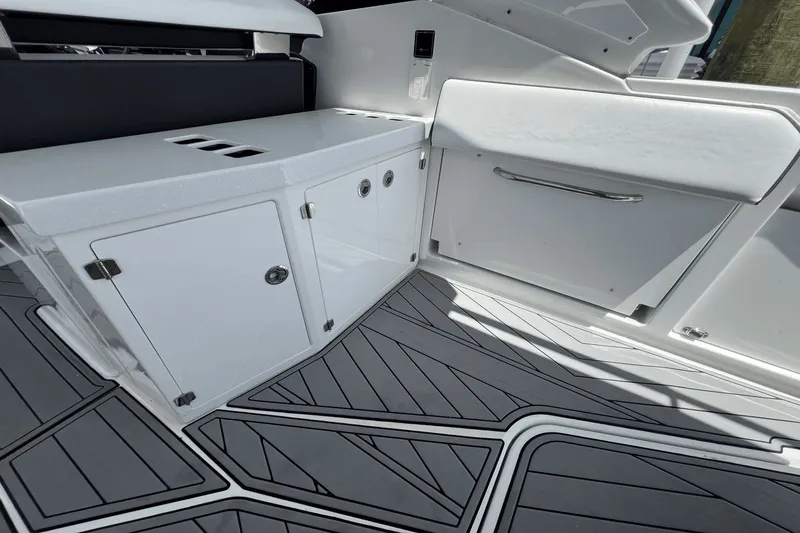 Crypto Current-sea Yacht Photos Pics 