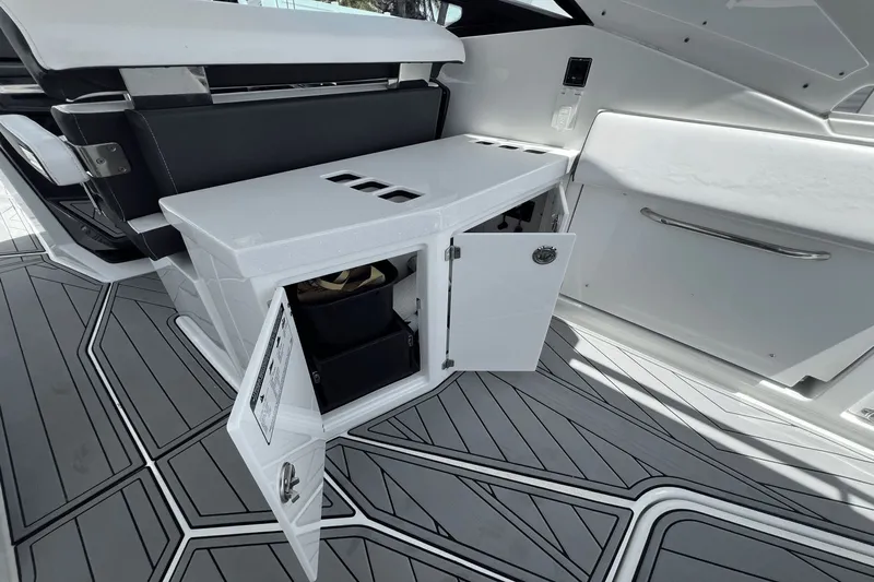 Crypto Current-sea Yacht Photos Pics 