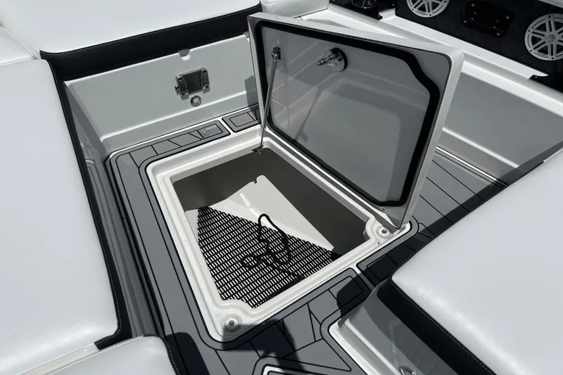 Crypto Current-sea Yacht Photos Pics 