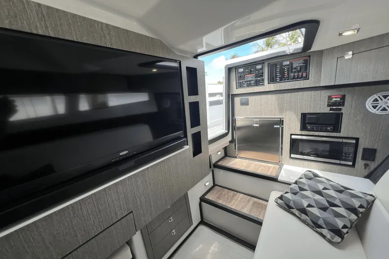 Crypto Current-sea Yacht Photos Pics 