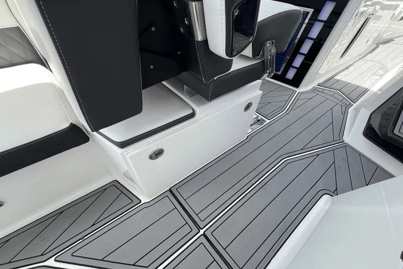 Crypto Current-sea Yacht Photos Pics 