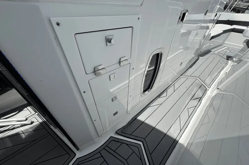 Crypto Current-sea Yacht Photos Pics 