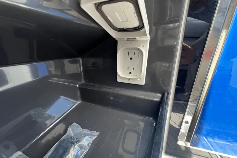 Crypto Current-sea Yacht Photos Pics 