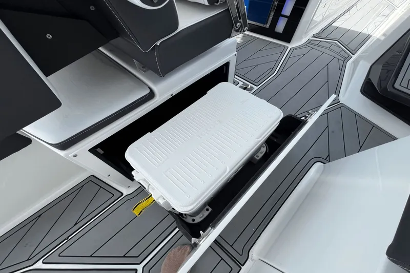 Crypto Current-sea Yacht Photos Pics 