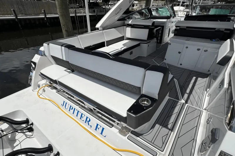 Crypto Current-sea Yacht Photos Pics 