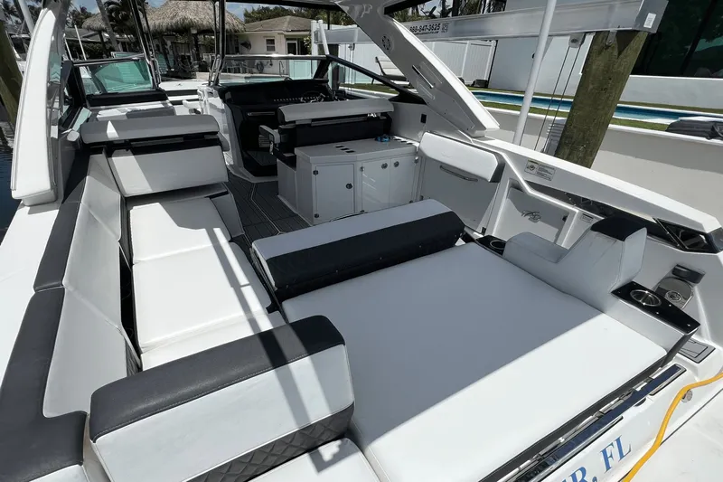 Crypto Current-sea Yacht Photos Pics 