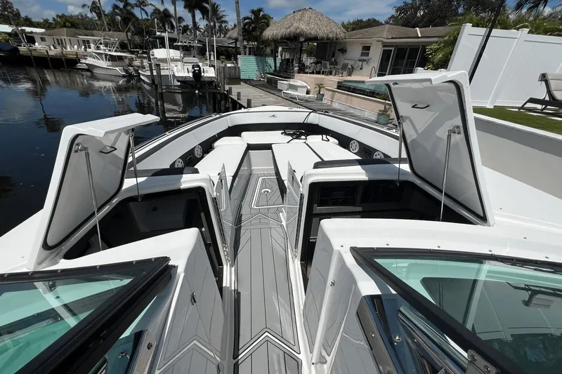 Crypto Current-sea Yacht Photos Pics 