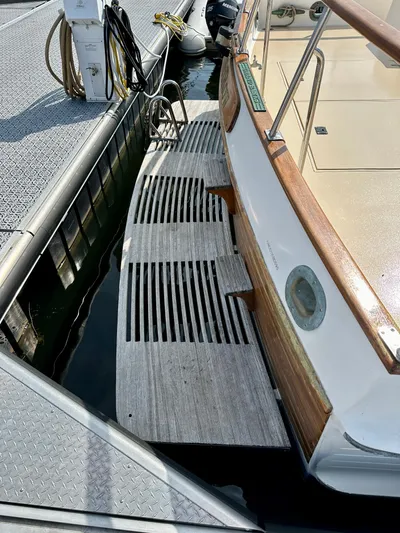 Wy Row Yacht Photos Pics 