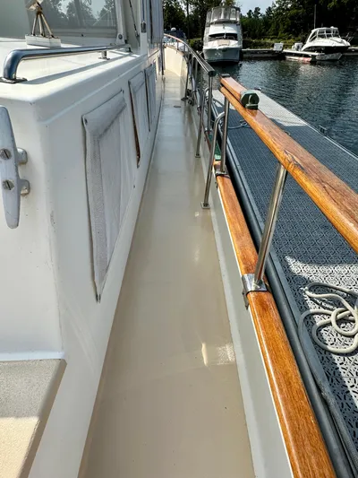 Wy Row Yacht Photos Pics 