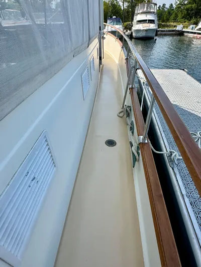 Wy Row Yacht Photos Pics 