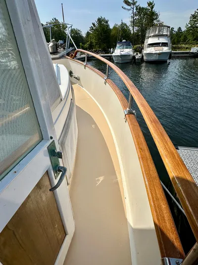 Wy Row Yacht Photos Pics 