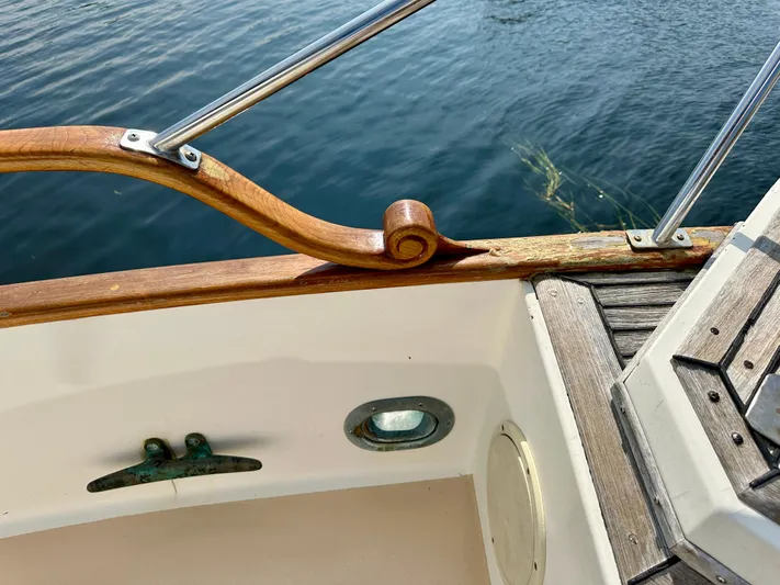 Wy Row Yacht Photos Pics 