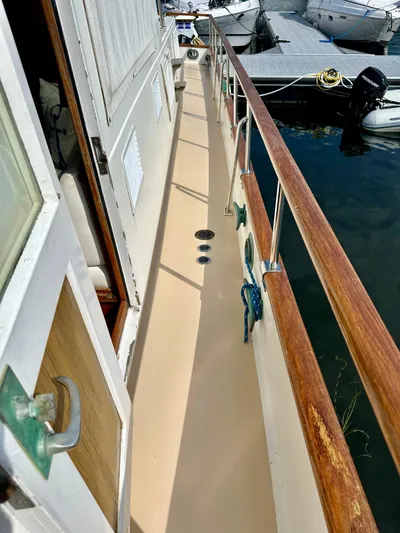 Wy Row Yacht Photos Pics 