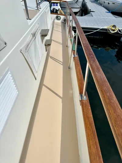 Wy Row Yacht Photos Pics 