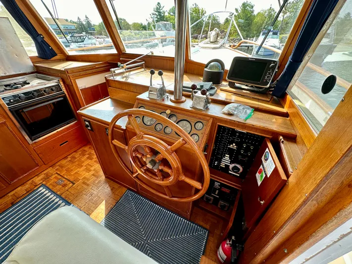 Wy Row Yacht Photos Pics 