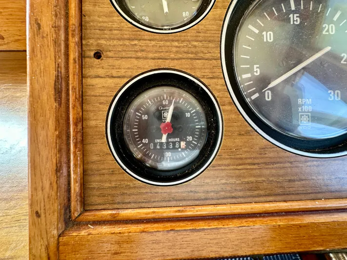 Wy Row Yacht Photos Pics 