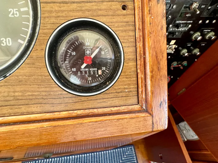 Wy Row Yacht Photos Pics 