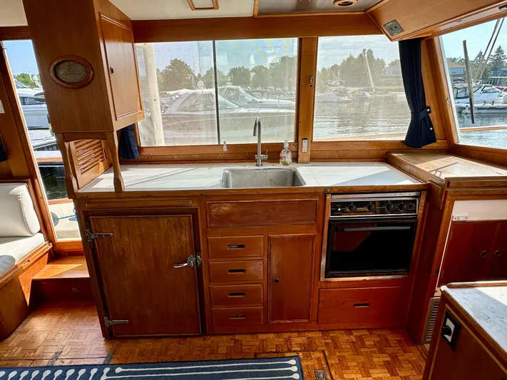 Wy Row Yacht Photos Pics 