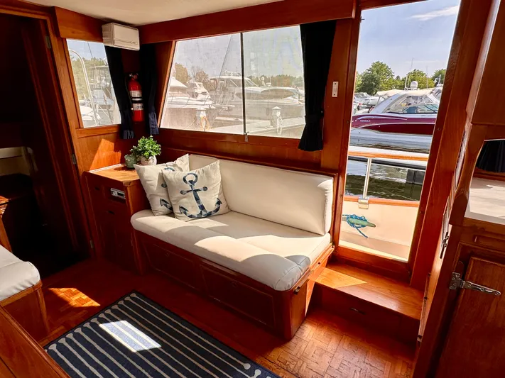 Wy Row Yacht Photos Pics 