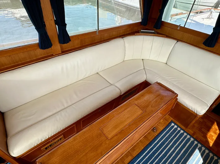 Wy Row Yacht Photos Pics 