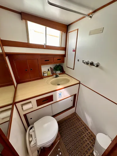 Wy Row Yacht Photos Pics 