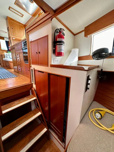 Wy Row Yacht Photos Pics 