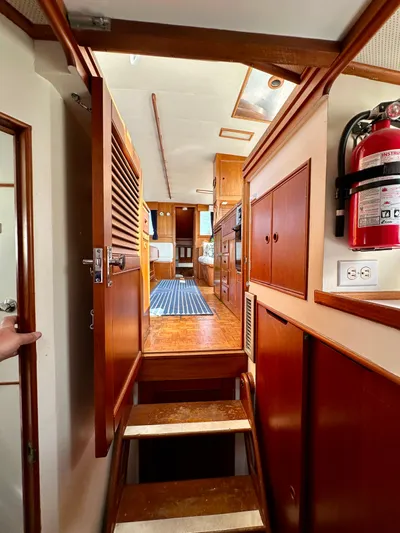 Wy Row Yacht Photos Pics 