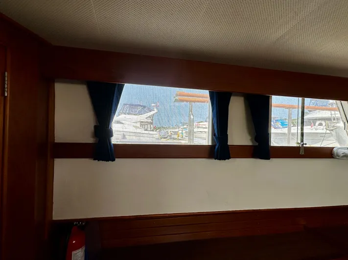 Wy Row Yacht Photos Pics 