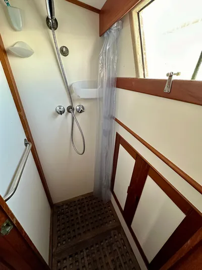 Wy Row Yacht Photos Pics 