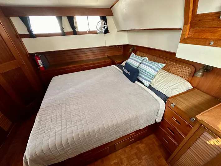 Wy Row Yacht Photos Pics 