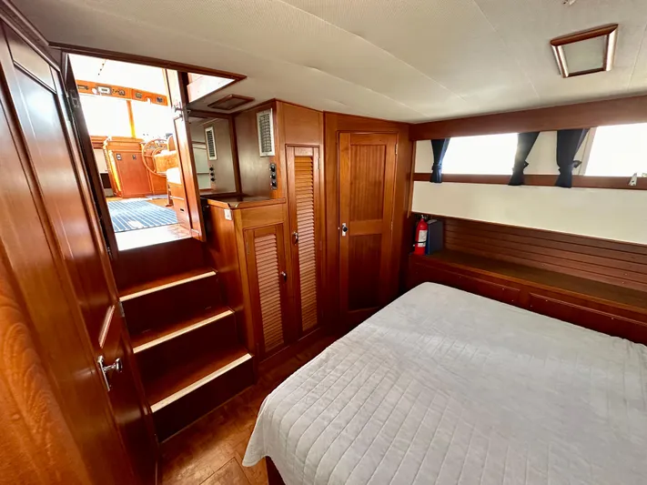 Wy Row Yacht Photos Pics 