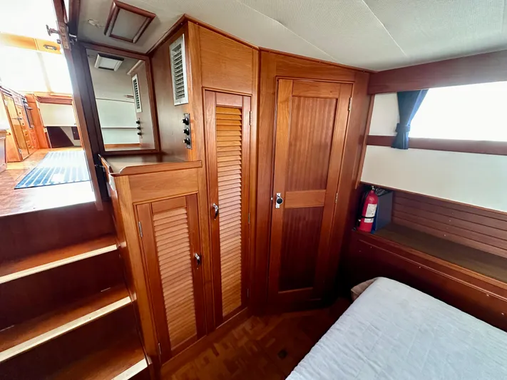 Wy Row Yacht Photos Pics 