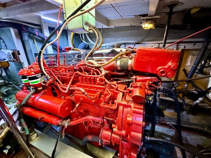 Wy Row Yacht Photos Pics 