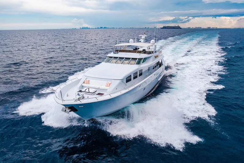 Perfect Lady Yacht Photos Pics 