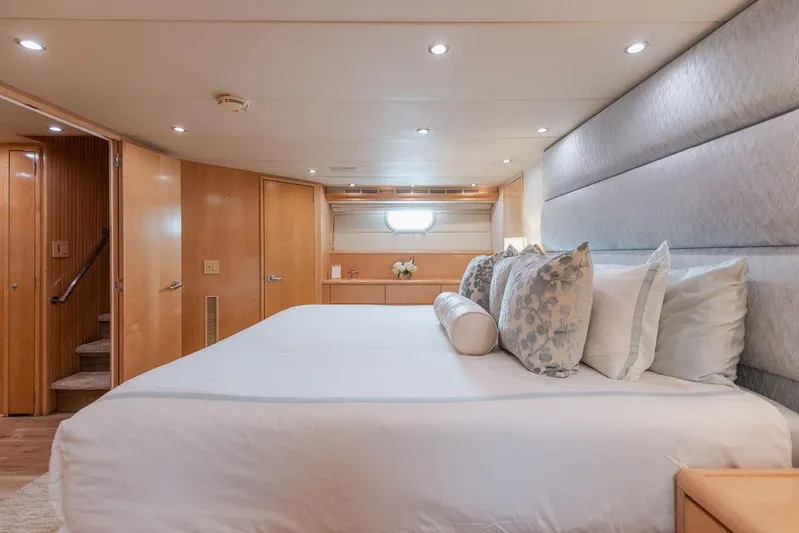 Perfect Lady Yacht Photos Pics 