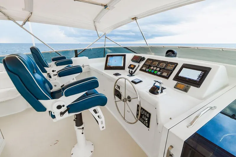 Perfect Lady Yacht Photos Pics 