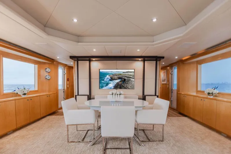 Perfect Lady Yacht Photos Pics 