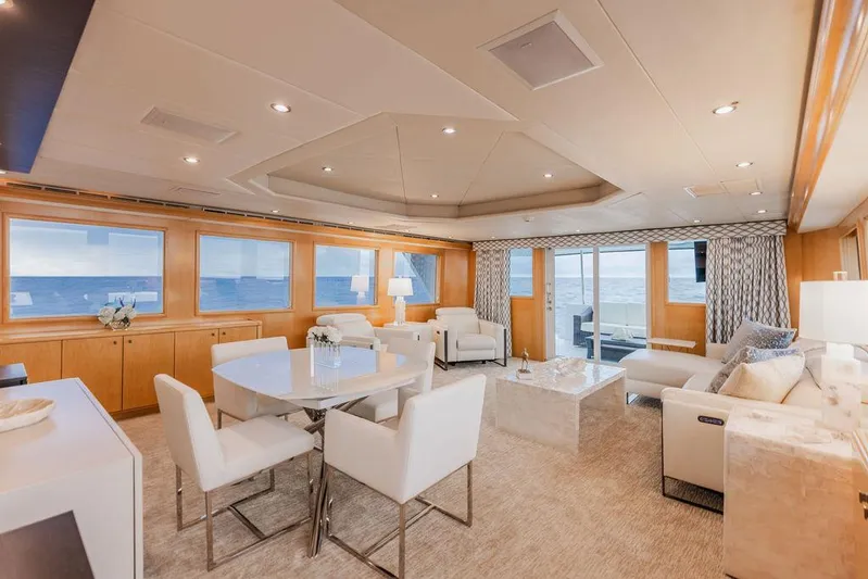 Perfect Lady Yacht Photos Pics 