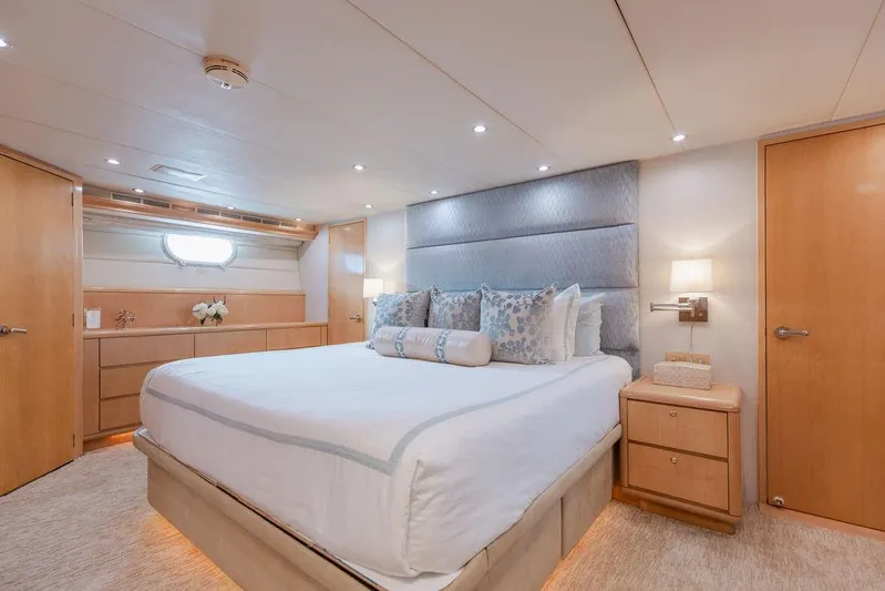 Perfect Lady Yacht Photos Pics 