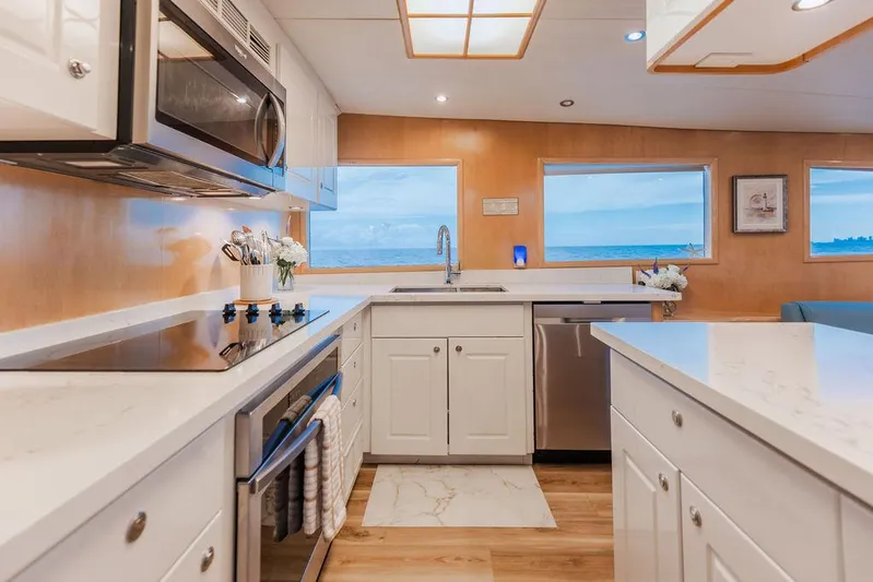 Perfect Lady Yacht Photos Pics 