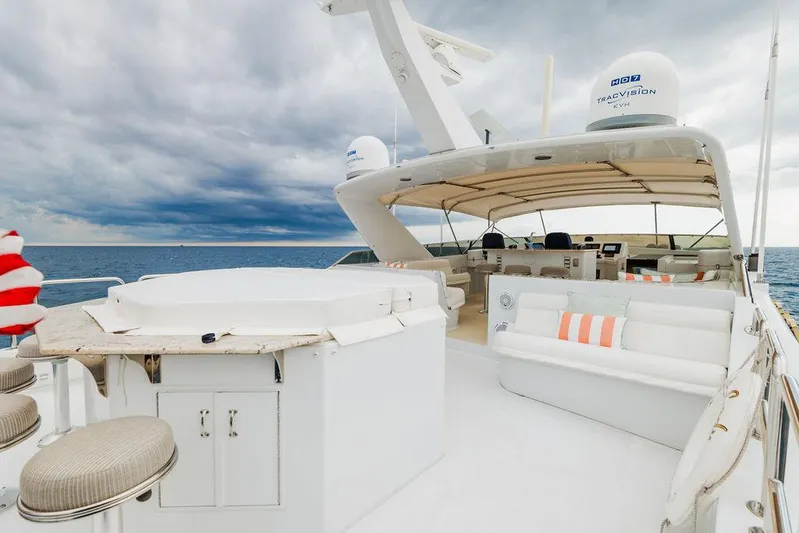 Perfect Lady Yacht Photos Pics 