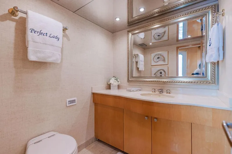 Perfect Lady Yacht Photos Pics 